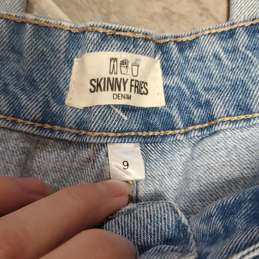 NWT Skinny Fries Super High Rise Wide Leg Light Wash Jeans - Picture 5 of 7